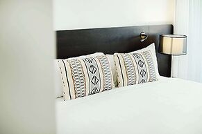 Oaks Gladstone Grand Hotel