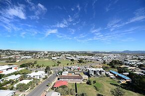 Oaks Gladstone Grand Hotel