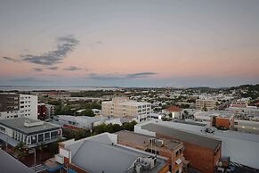 Oaks Gladstone Grand Hotel