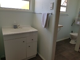 Courtesy Court Motel