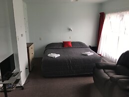 Courtesy Court Motel