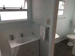 Courtesy Court Motel