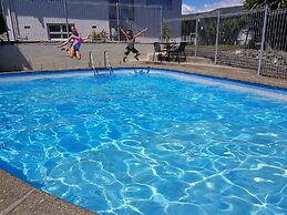 Courtesy Court Motel