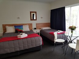 Courtesy Court Motel