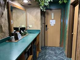 Designer Inn & Suites