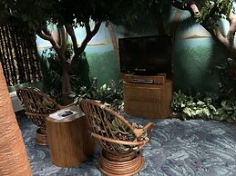 Designer Inn & Suites
