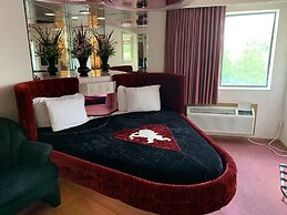 Designer Inn & Suites