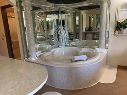 Designer Inn & Suites