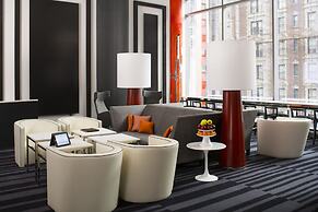 Courtyard by Marriott New York Manhattan / Central Park