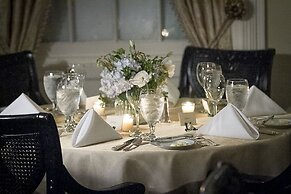 Monmouth Historic Inns and Gardens