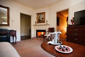 Monmouth Historic Inns and Gardens