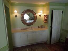 Admiral Farragut Inn