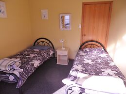 Bazil's Hostel & Surf School