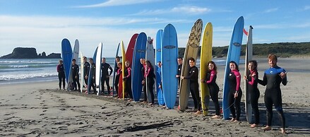 Bazil's Hostel & Surf School