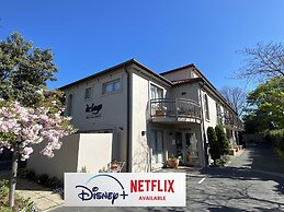 De Lago Motel Apartments