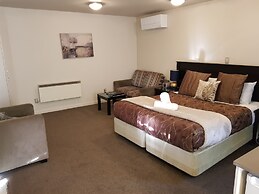 De Lago Motel Apartments