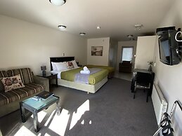 De Lago Motel Apartments