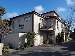 De Lago Motel Apartments