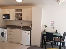 De Lago Motel Apartments