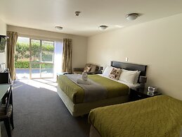 De Lago Motel Apartments