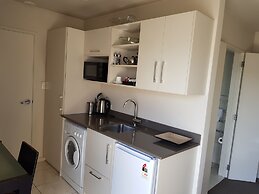 De Lago Motel Apartments