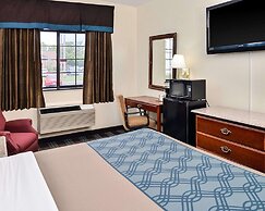 Econo Lodge Inn & Suites