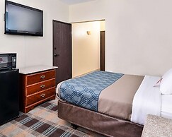 Econo Lodge Inn & Suites