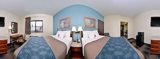 Econo Lodge Inn & Suites