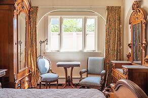 Martine Inn