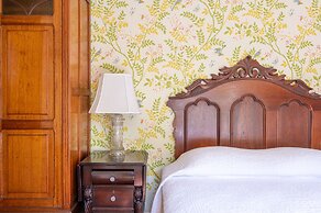 Martine Inn