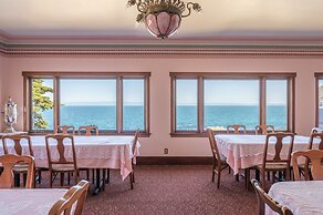 Martine Inn