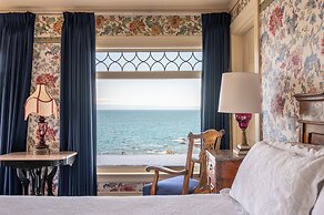 Martine Inn