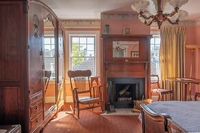 Martine Inn