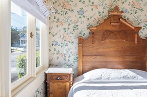 Martine Inn