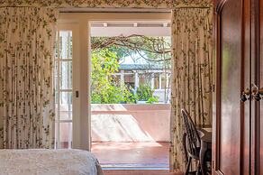 Martine Inn