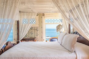 Martine Inn