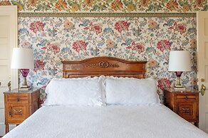 Martine Inn