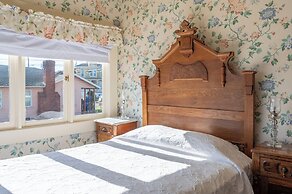 Martine Inn
