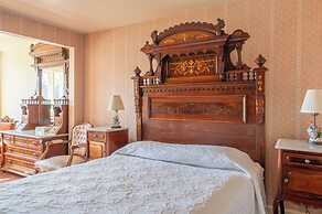 Martine Inn