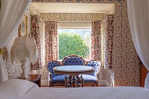 Martine Inn