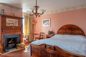 Martine Inn