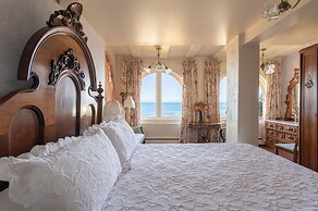 Martine Inn