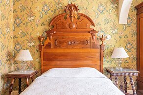 Martine Inn