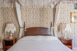 Martine Inn