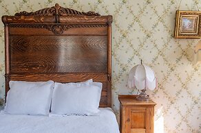 Martine Inn