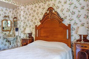 Martine Inn