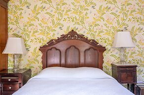 Martine Inn