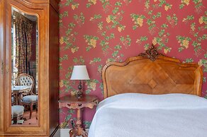 Martine Inn