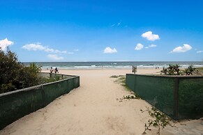 Viscount on the Beach