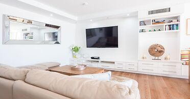 Viscount on the Beach